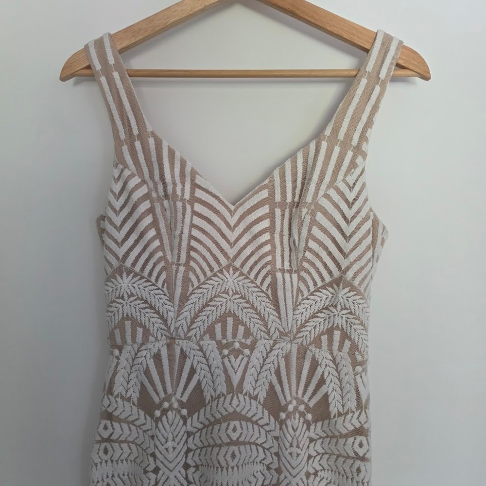 Hello Molly White Lace Overlay Bodycon Mini Dress V Neck Sleeveless Size S US 4 - Picture 2 of 16